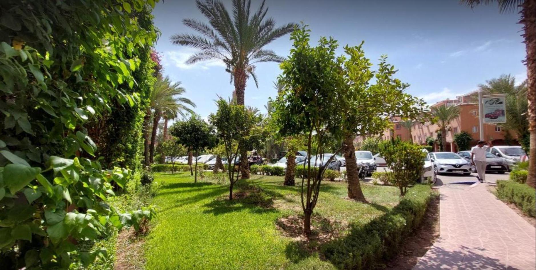 Riad Nezha Avec Jacuzzi Et 3 Piscines Au Coeur De Marrakesch Exterior foto