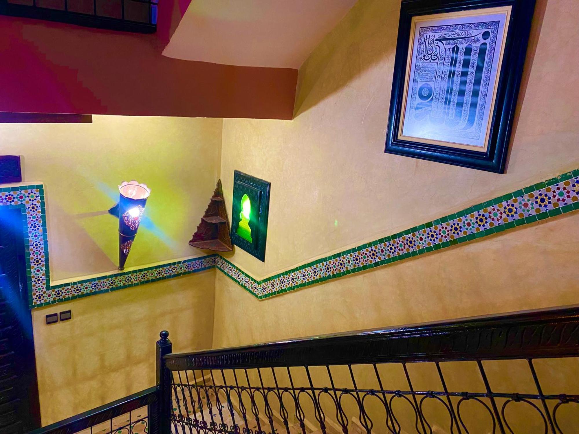 Riad Nezha Avec Jacuzzi Et 3 Piscines Au Coeur De Marrakesch Exterior foto