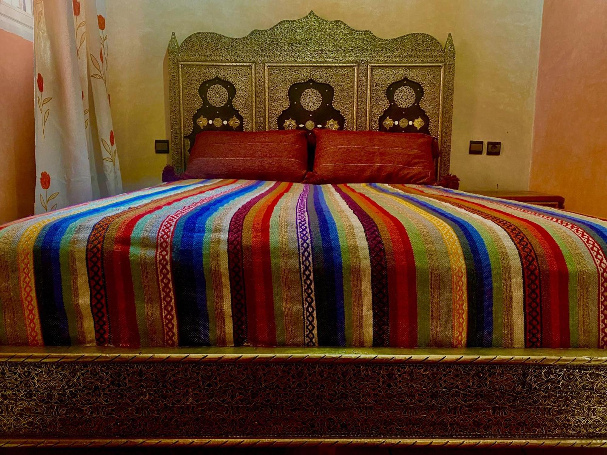 Riad Nezha Avec Jacuzzi Et 3 Piscines Au Coeur De Marrakesch Exterior foto