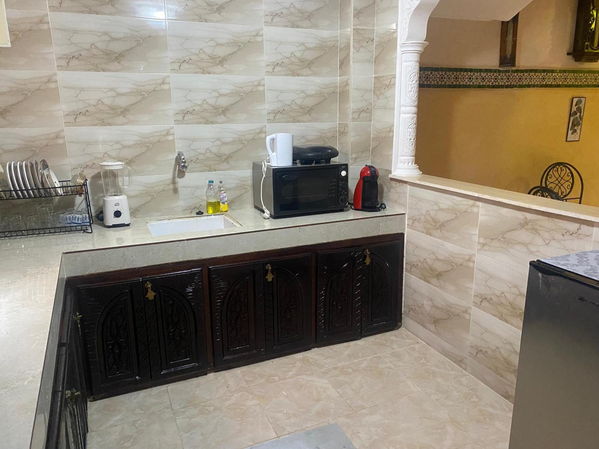 Riad Nezha Avec Jacuzzi Et 3 Piscines Au Coeur De Marrakesch Exterior foto