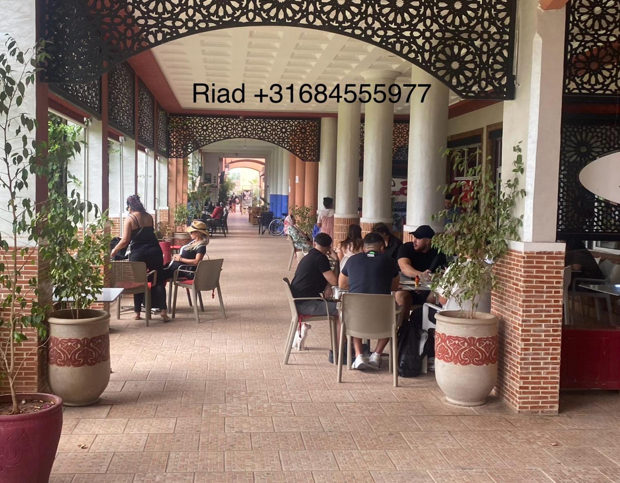 Riad Nezha Avec Jacuzzi Et 3 Piscines Au Coeur De Marrakesch Exterior foto