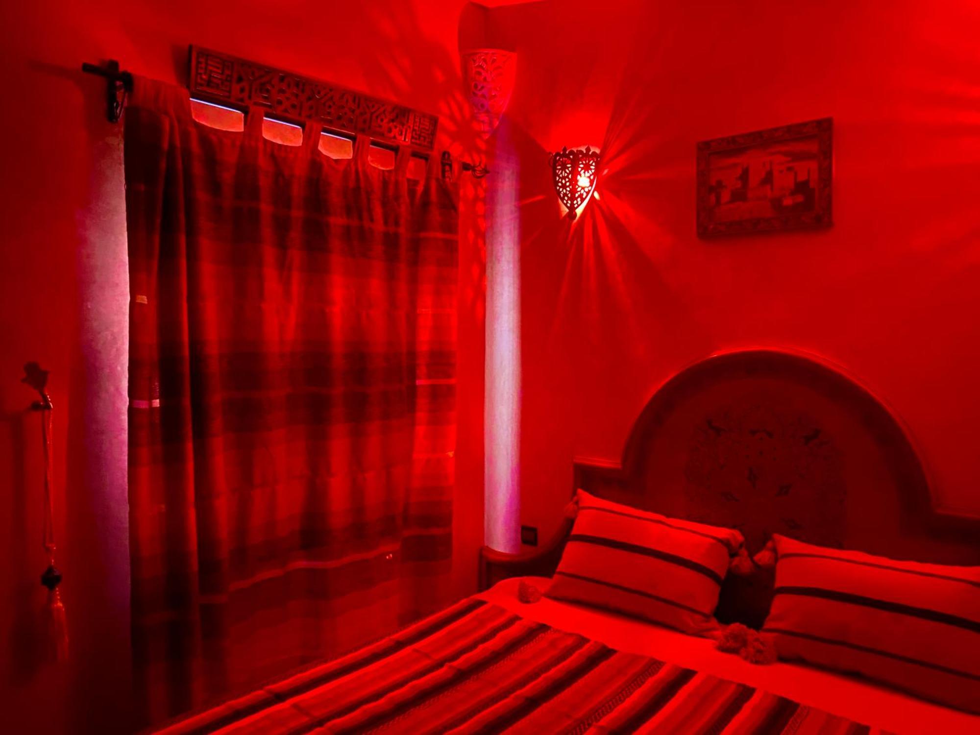 Riad Nezha Avec Jacuzzi Et 3 Piscines Au Coeur De Marrakesch Exterior foto
