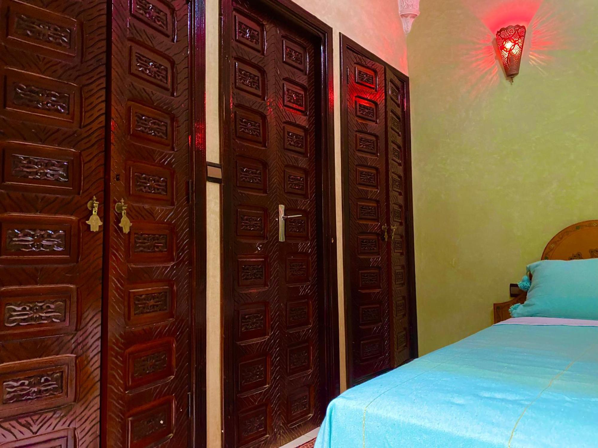 Riad Nezha Avec Jacuzzi Et 3 Piscines Au Coeur De Marrakesch Exterior foto