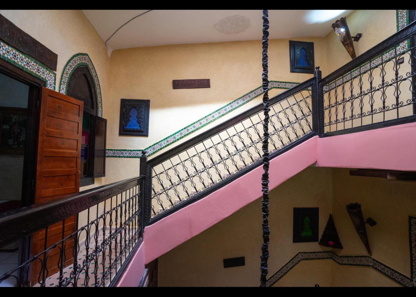 Riad Nezha Avec Jacuzzi Et 3 Piscines Au Coeur De Marrakesch Exterior foto