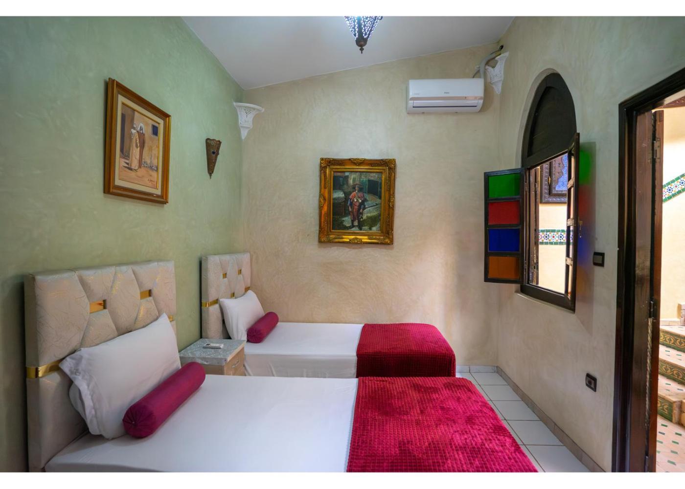 Riad Nezha Avec Jacuzzi Et 3 Piscines Au Coeur De Marrakesch Exterior foto
